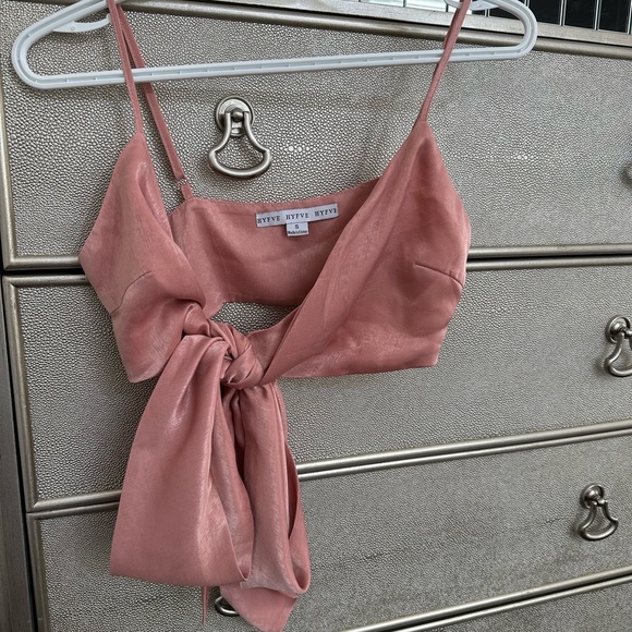 𝅺Silky Tie Top - Picture 2 of 6